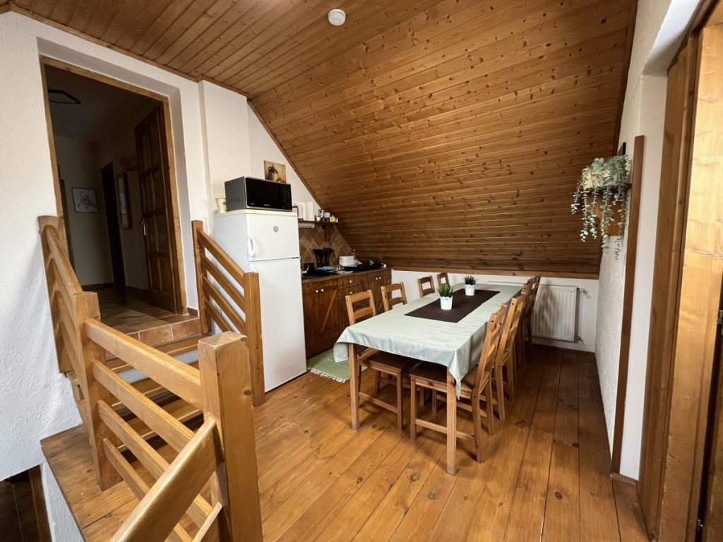 Large house upstairs – rooms with 2+3 beds